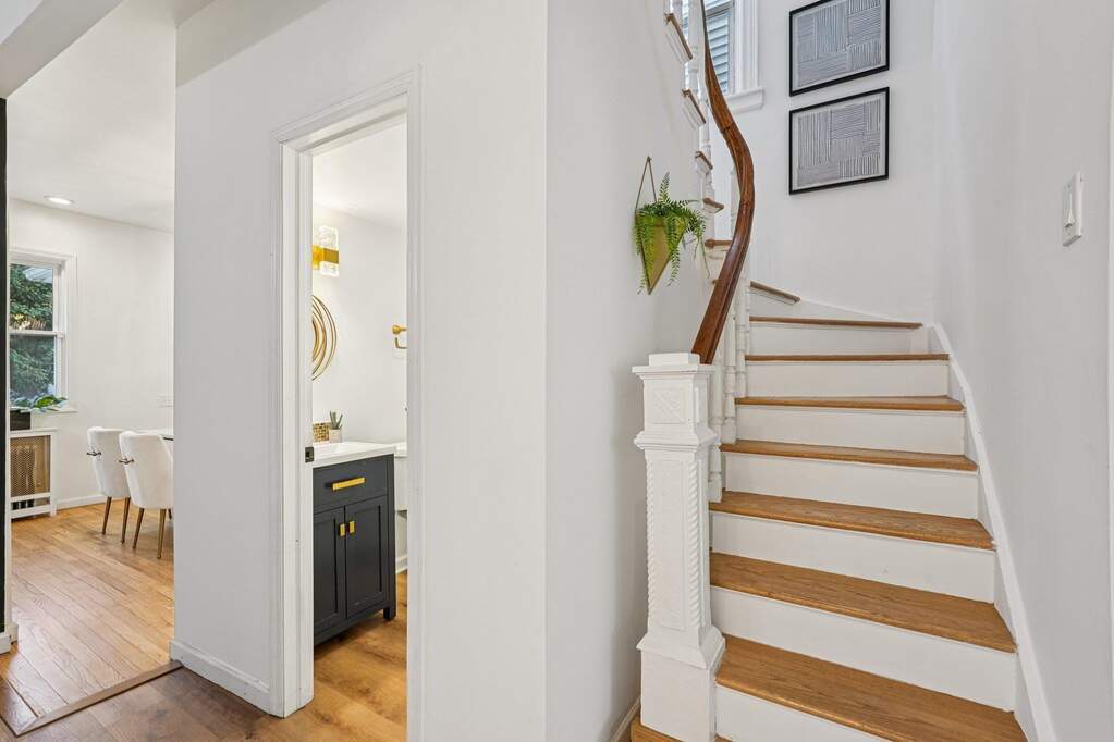 5 Bedroom Single Family Home/House's Image 17