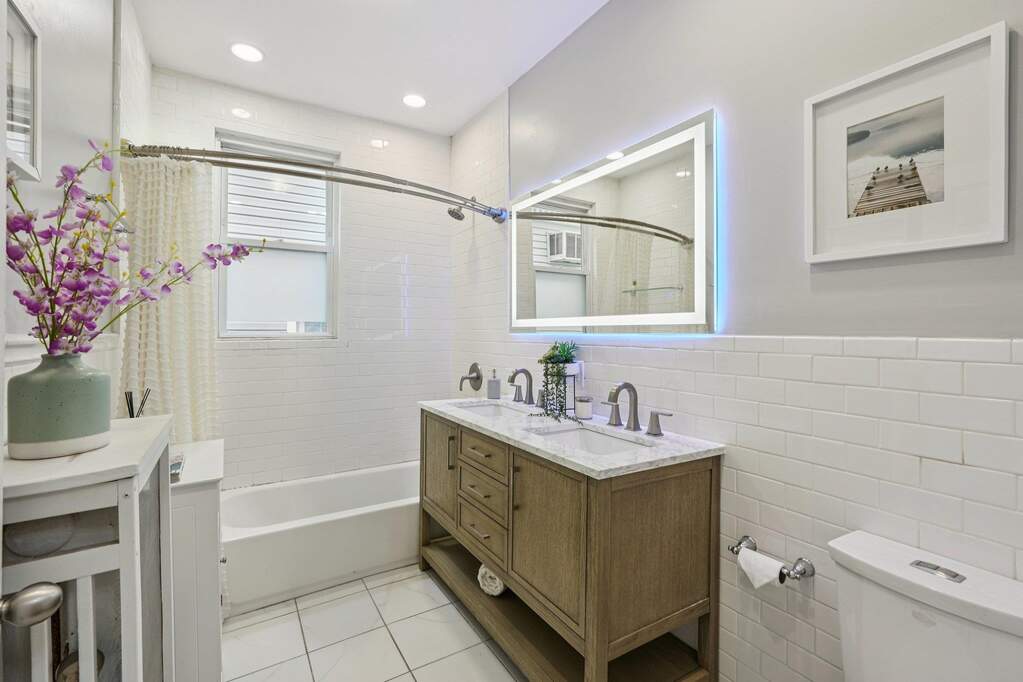 5 Bedroom Single Family Home/House's Image 19