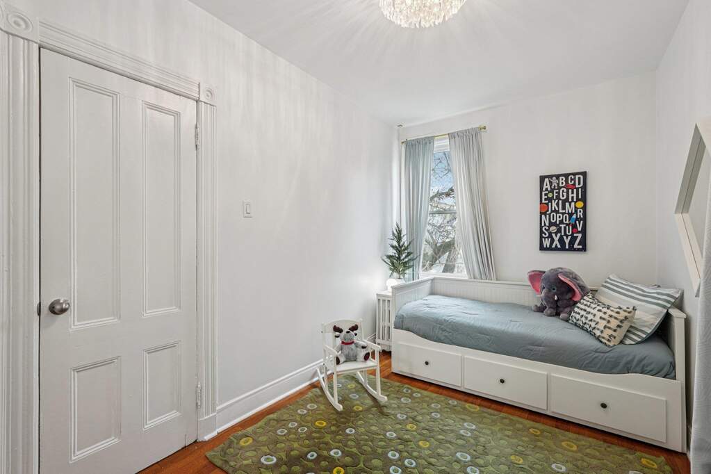5 Bedroom Single Family Home/House's Image 22