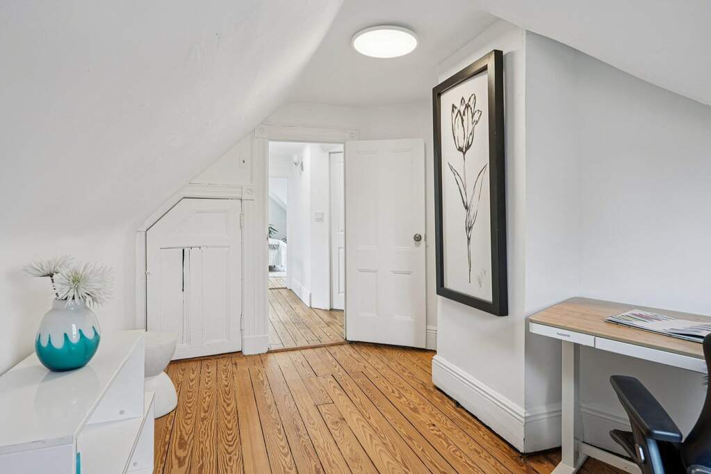 5 Bedroom Single Family Home/House's Image 30