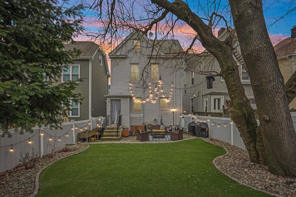 5 Bedroom Single Family Home/House's Image 42