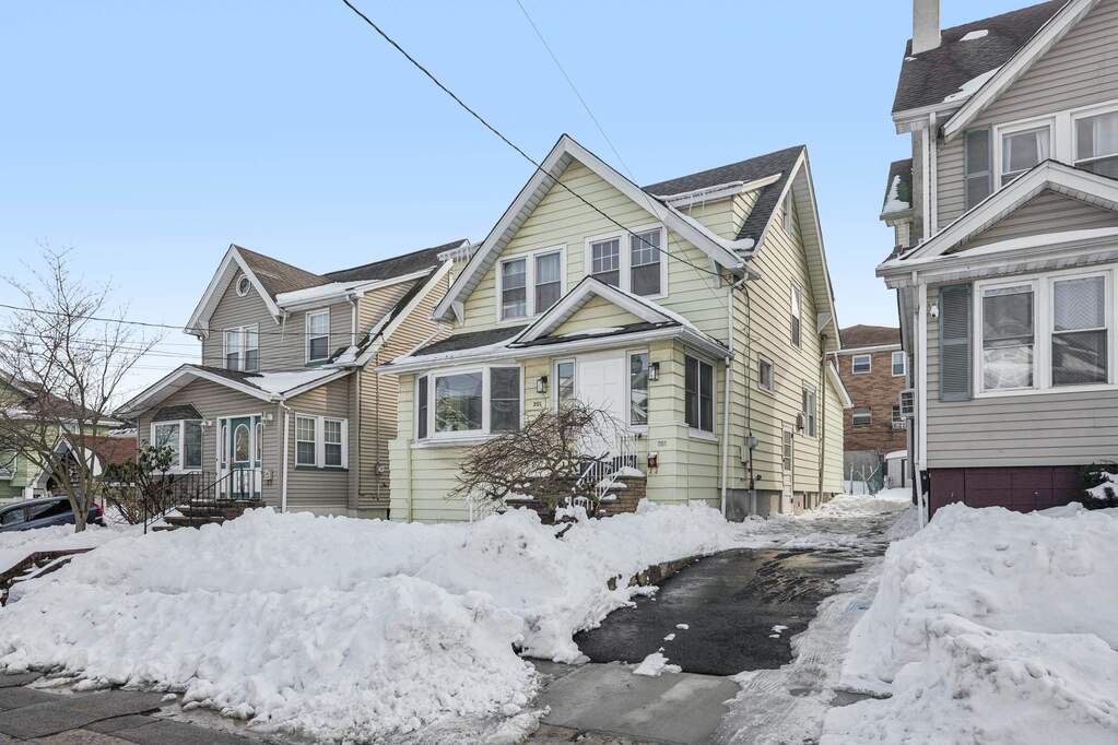 3 Bedroom Single Family Home/House's Image 41