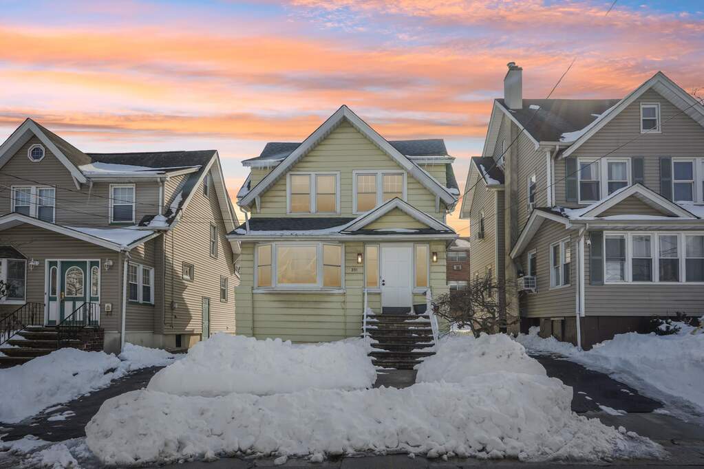 3 Bedroom Single Family Home/House's Image 44