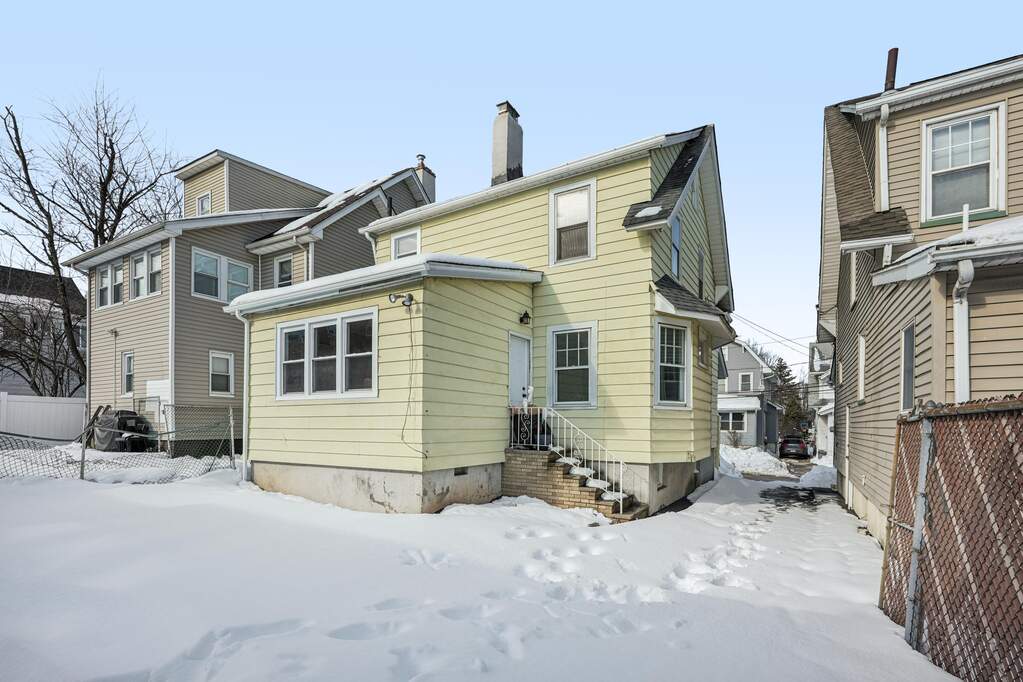 3 Bedroom Single Family Home/House's Image 45