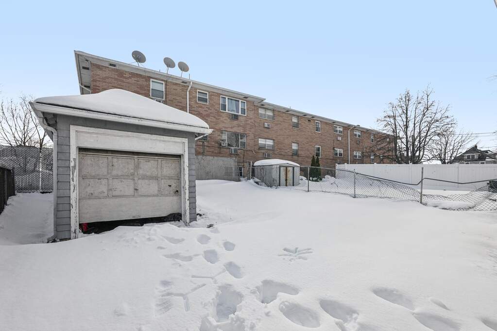 3 Bedroom Single Family Home/House's Image 46