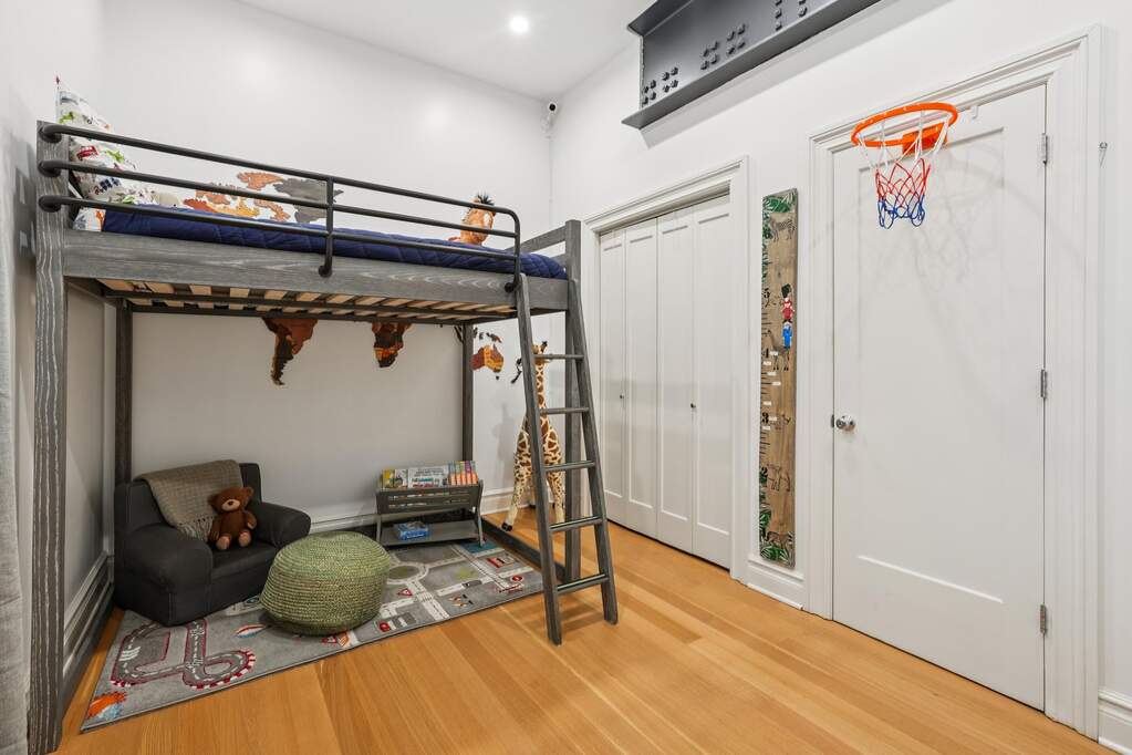3 Bedroom Apartment/Flat's Image 3