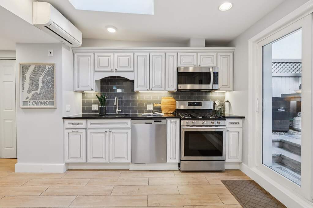 3 Bedroom Single Family Home/House's Image 12