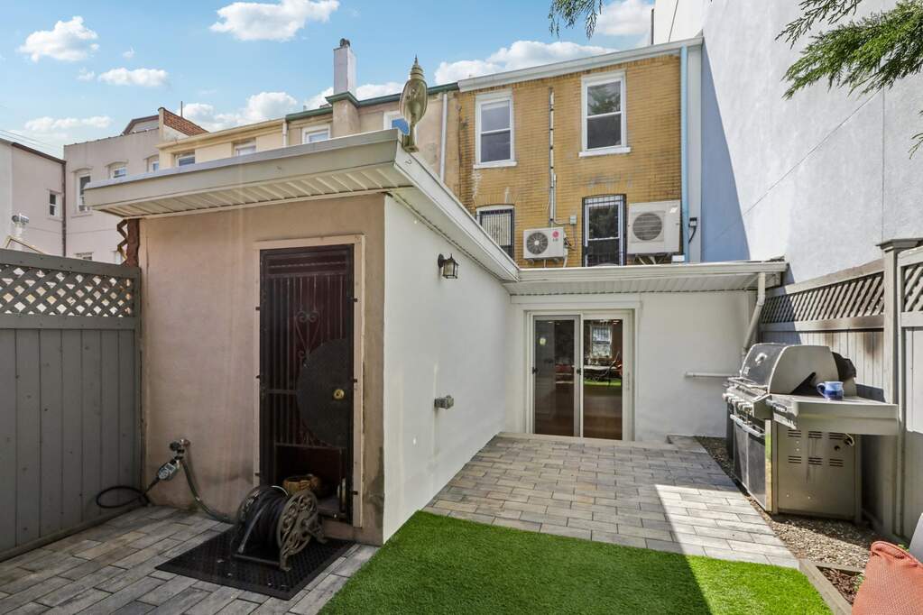 3 Bedroom Single Family Home/House's Image 38