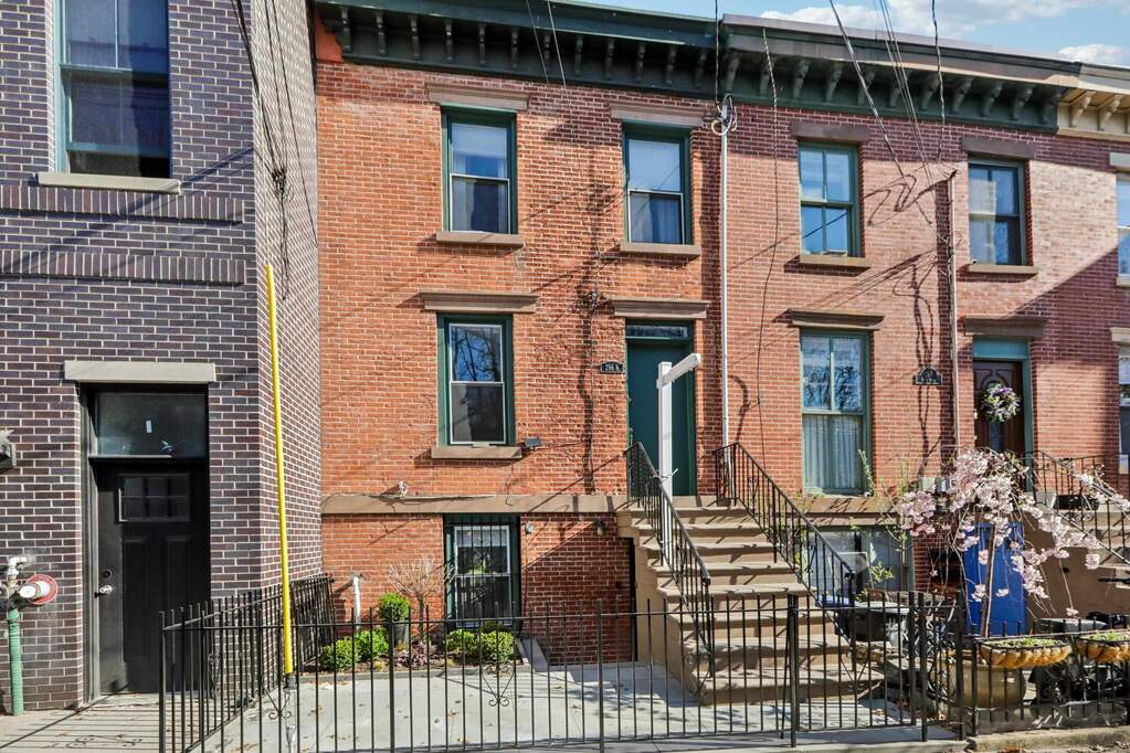 3 Bedroom Single Family Home/House's Image 39