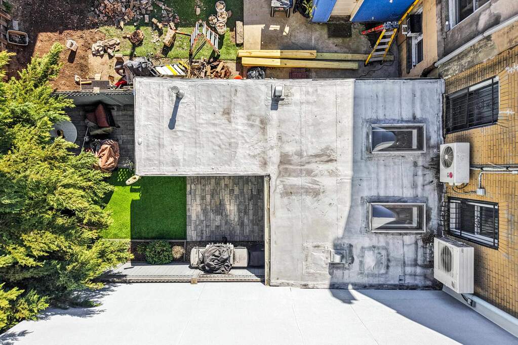 3 Bedroom Single Family Home/House's Image 44