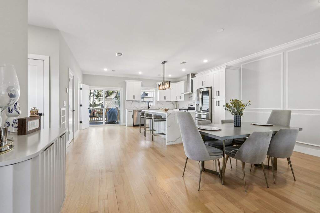 4 Bedroom Single Family Home/House's Image 9