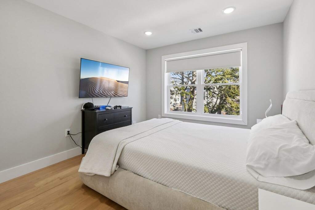 4 Bedroom Single Family Home/House's Image 27
