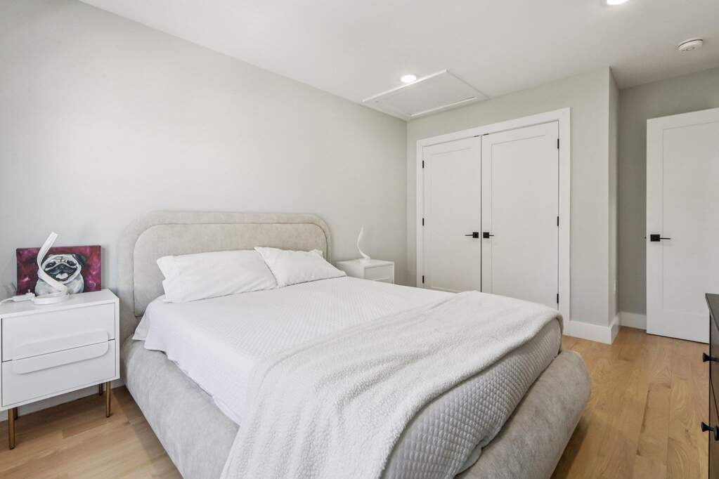 4 Bedroom Single Family Home/House's Image 28