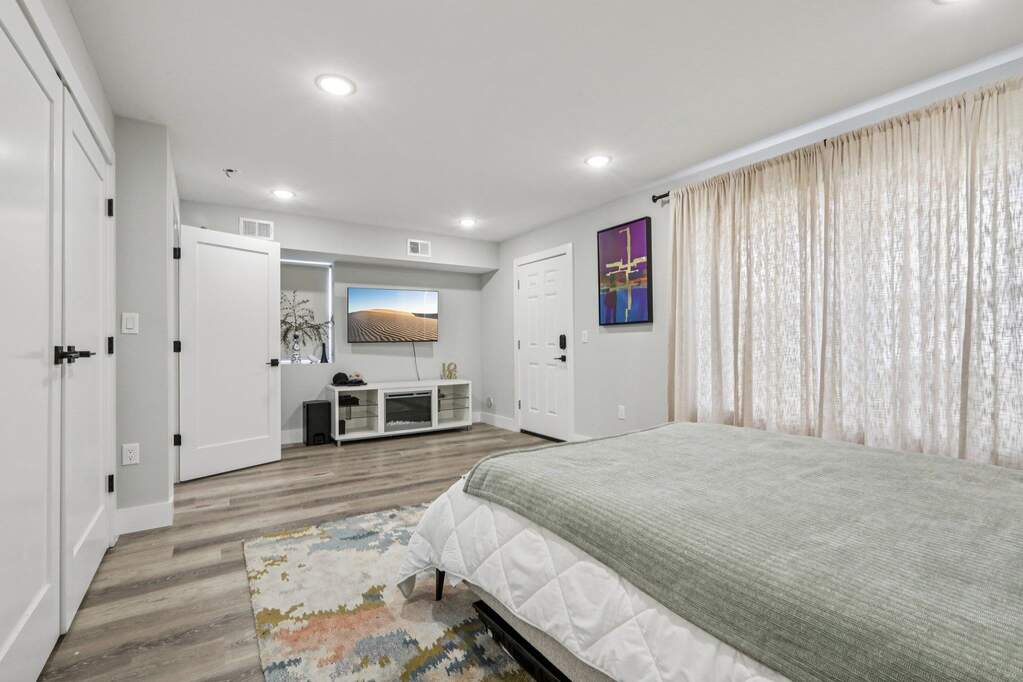 4 Bedroom Single Family Home/House's Image 32