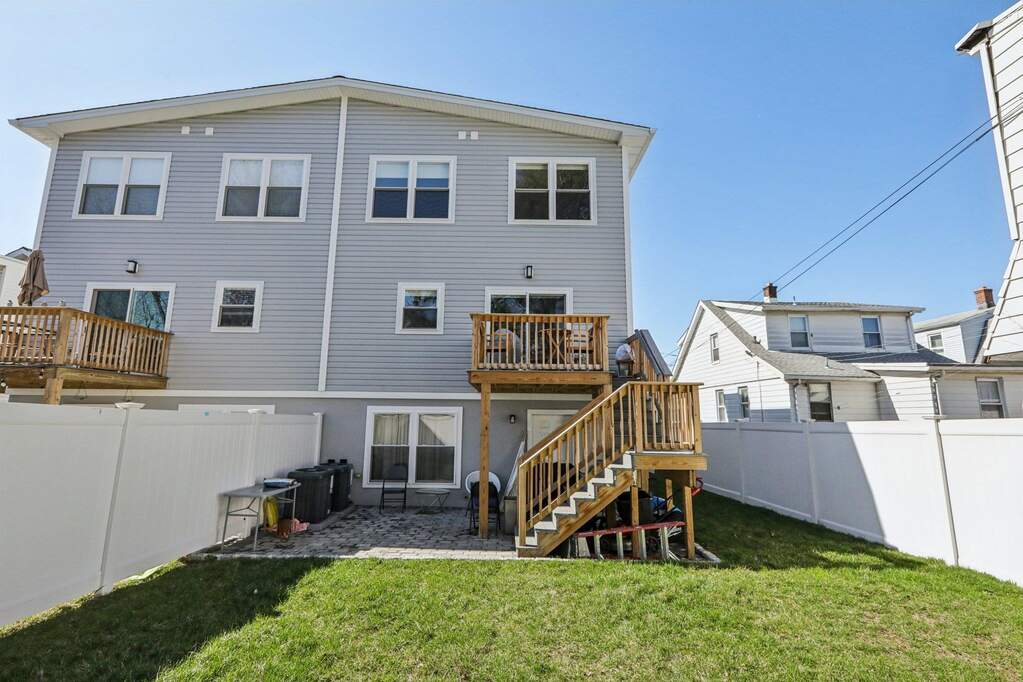 4 Bedroom Single Family Home/House's Image 36