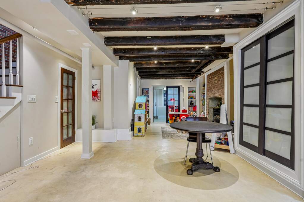 3 Bedroom Single Family Home/House's Image 29