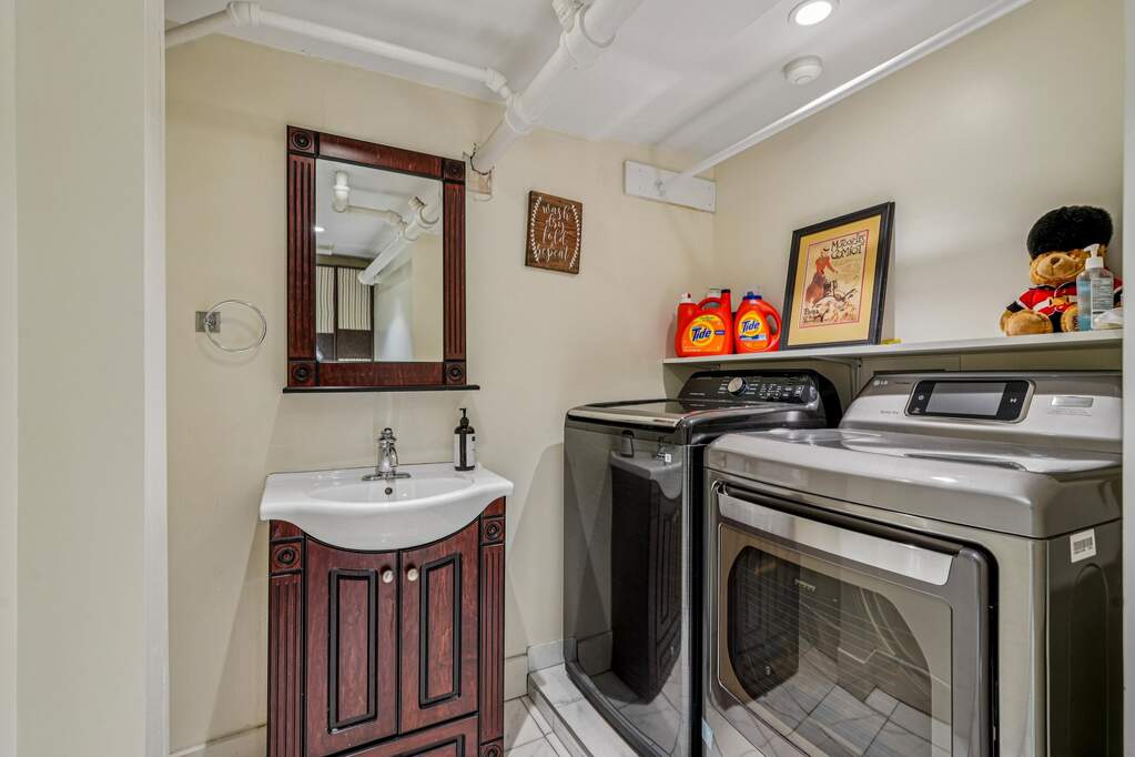 3 Bedroom Single Family Home/House's Image 31