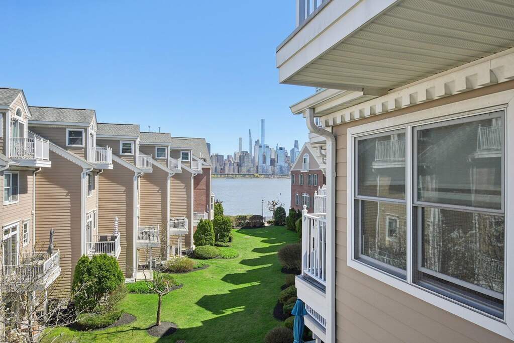 3 Bedroom Villa/Townhouse's Image 18