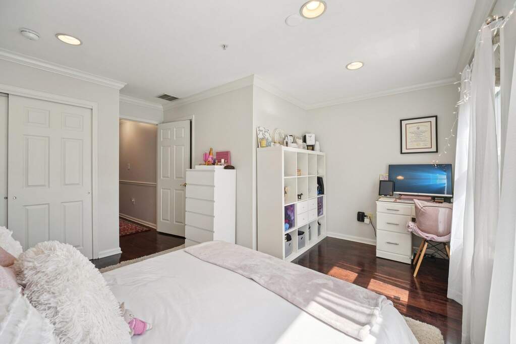 3 Bedroom Villa/Townhouse's Image 21