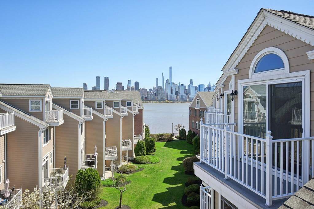 3 Bedroom Villa/Townhouse's Image 29