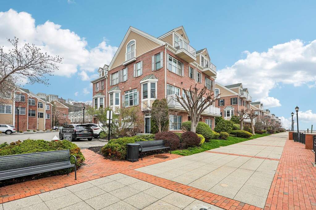 3 Bedroom Villa/Townhouse's Image 37