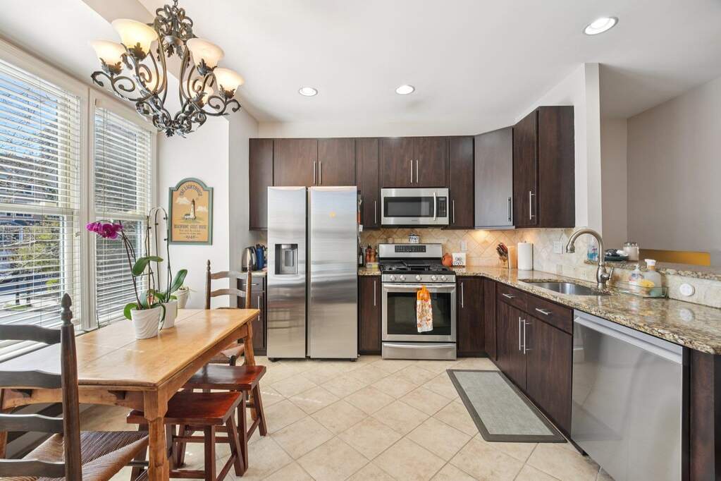 3 Bedroom Villa/Townhouse's Image 5