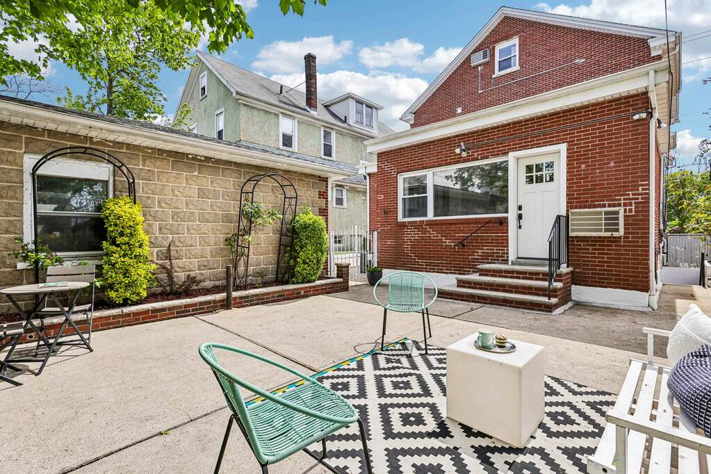4 Bedroom Single Family Home/House's Image 10