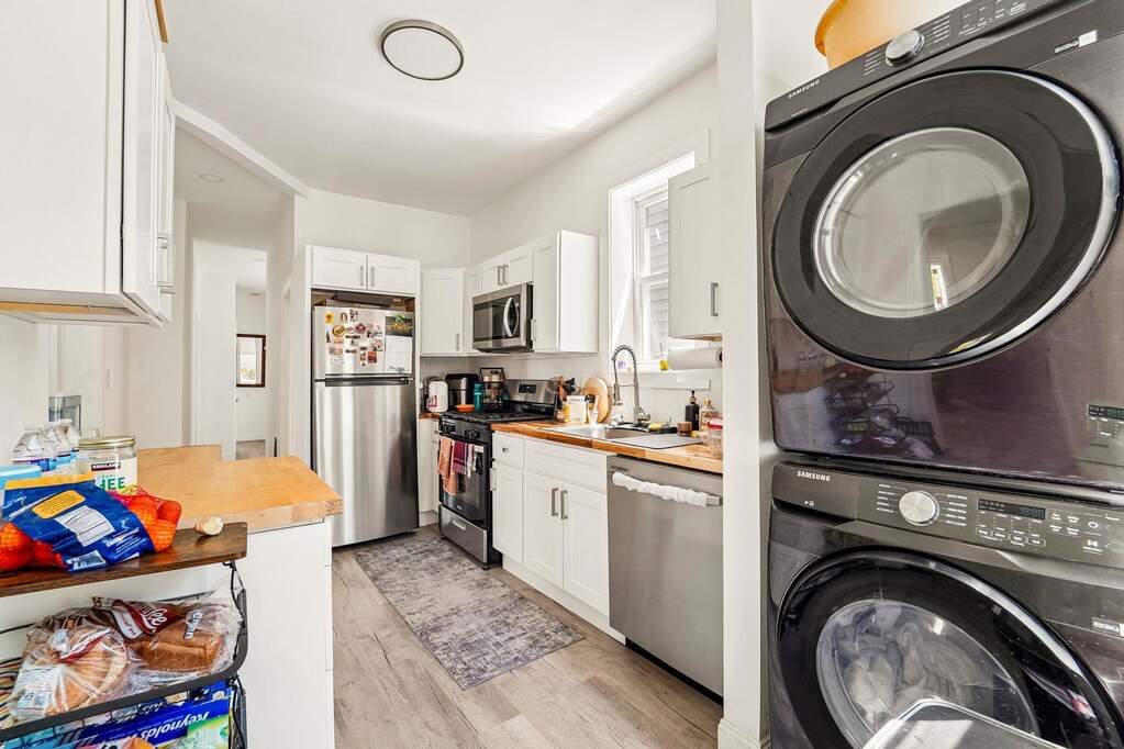 9 Bedroom Multi Unit's Image 9