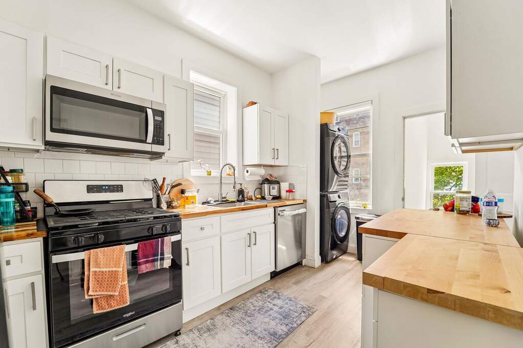 9 Bedroom Multi Unit's Image 10