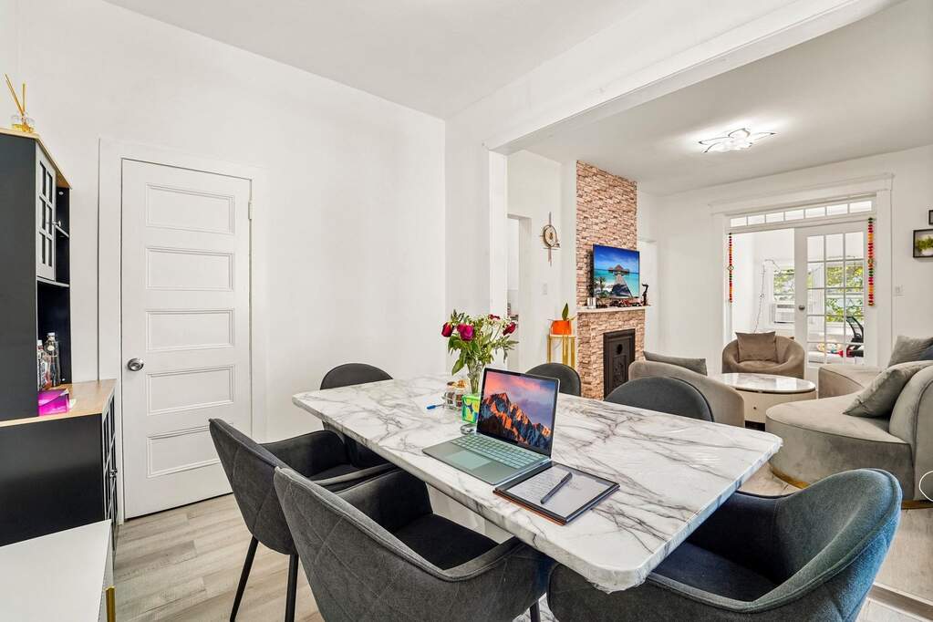 9 Bedroom Multi Unit's Image 14