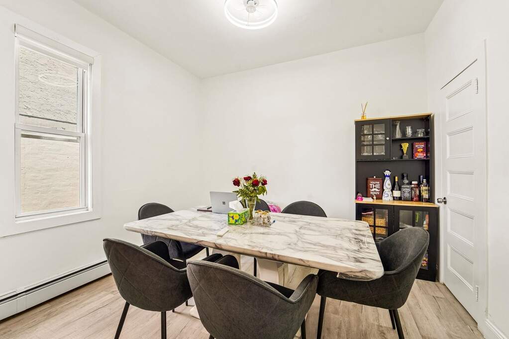 9 Bedroom Multi Unit's Image 15
