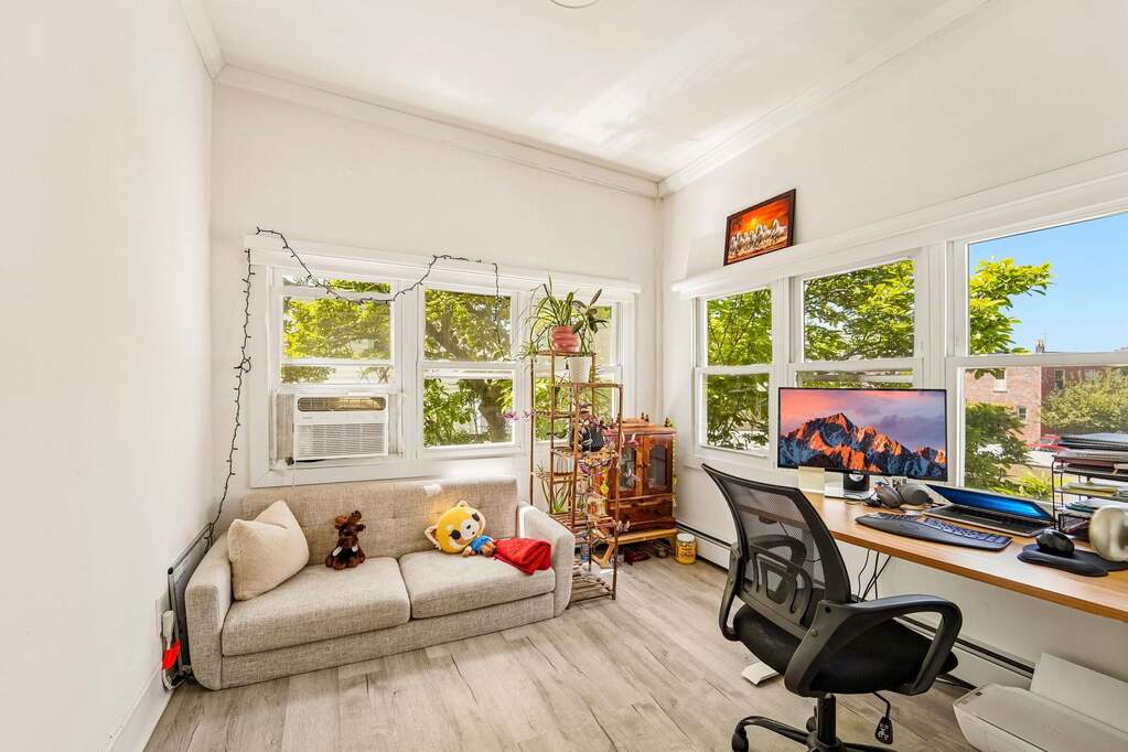 9 Bedroom Multi Unit's Image 16