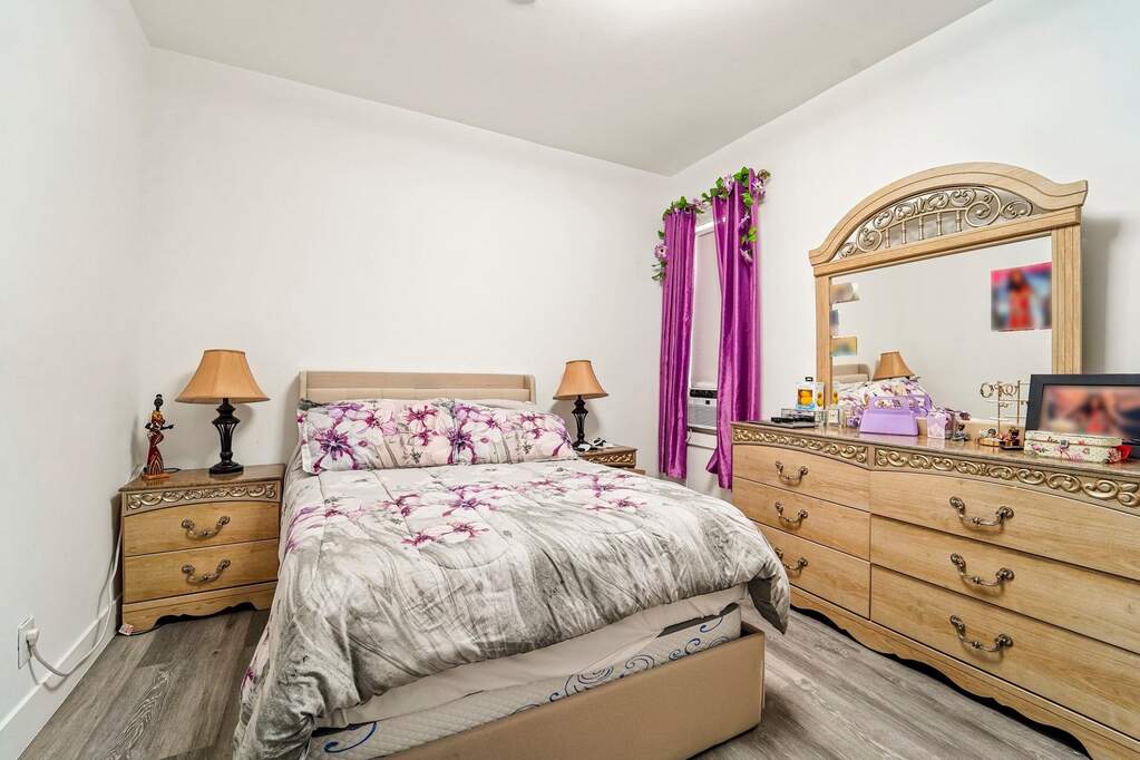 9 Bedroom Multi Unit's Image 23