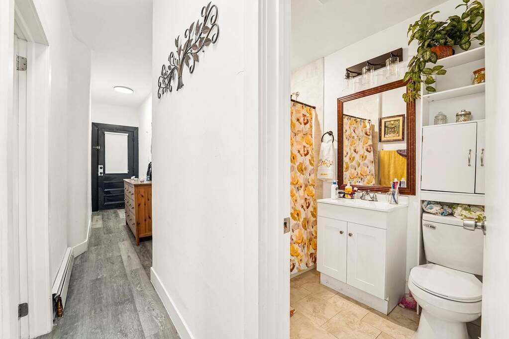 9 Bedroom Multi Unit's Image 24