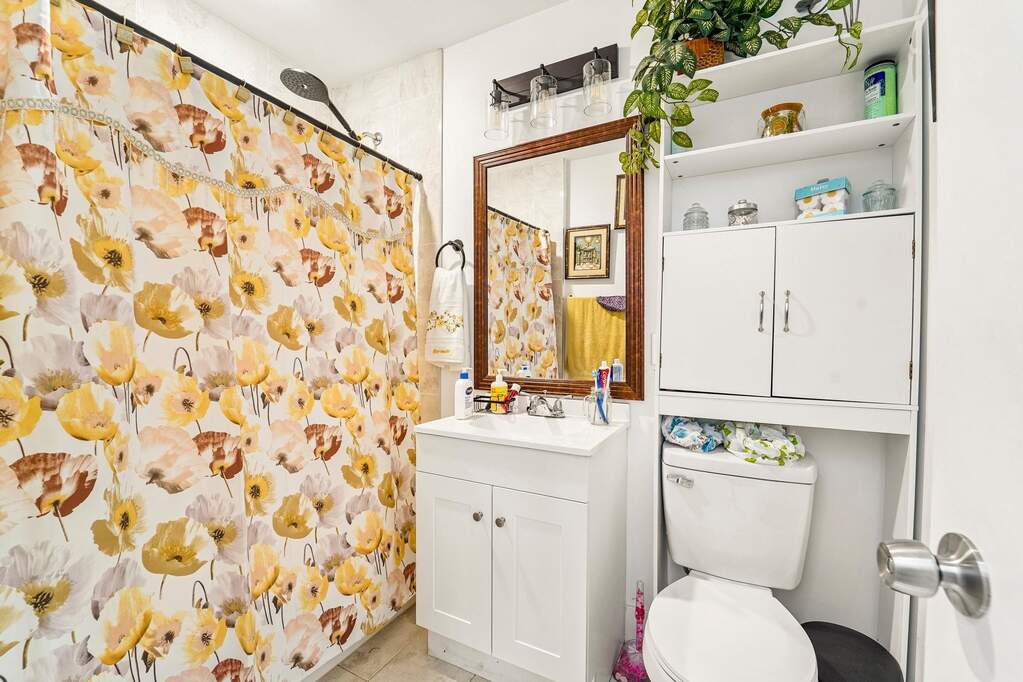 9 Bedroom Multi Unit's Image 25