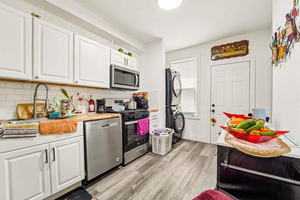 9 Bedroom Multi Unit's Image 27