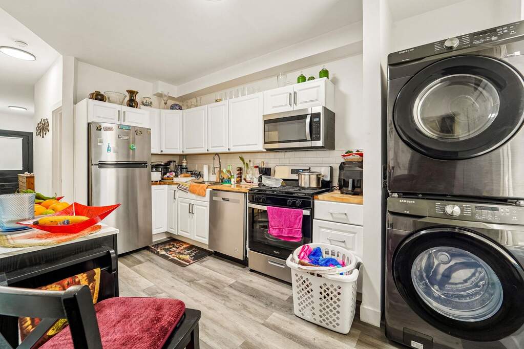 9 Bedroom Multi Unit's Image 28