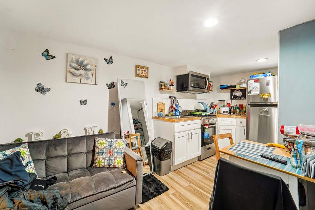 9 Bedroom Multi Unit's Image 30
