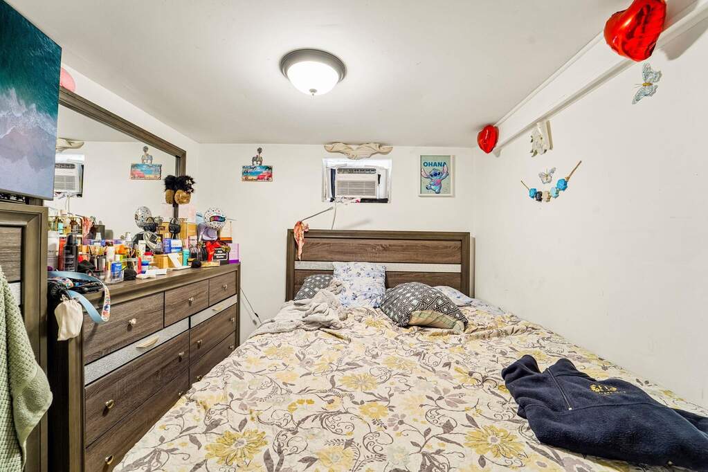 9 Bedroom Multi Unit's Image 32