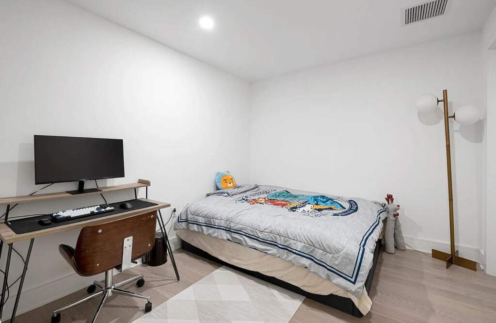 2 Bedroom Apartment/Flat's Image 12