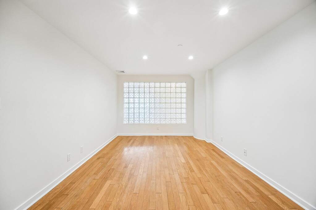 1 Bedroom Apartment/Flat's Image 21