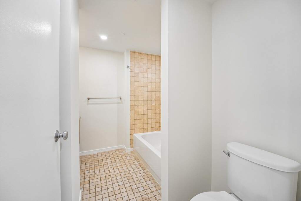 1 Bedroom Apartment/Flat's Image 24