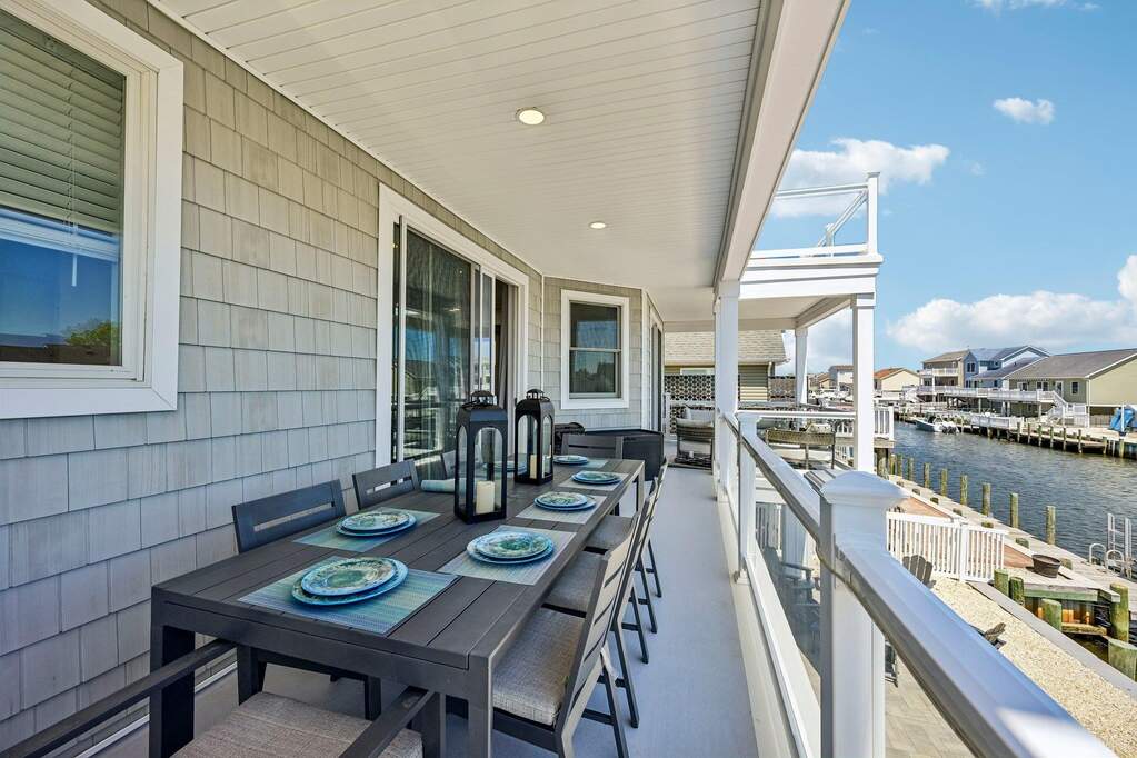 5 Bedroom Single Family Home/House's Image 13