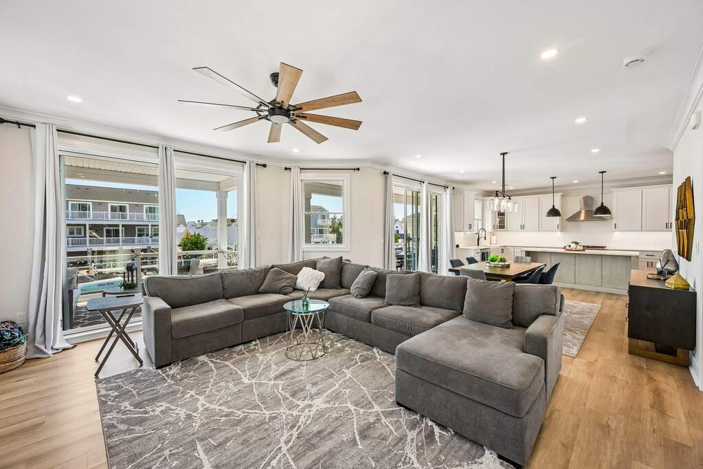 5 Bedroom Single Family Home/House's Image 16