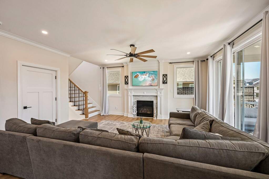 5 Bedroom Single Family Home/House's Image 18