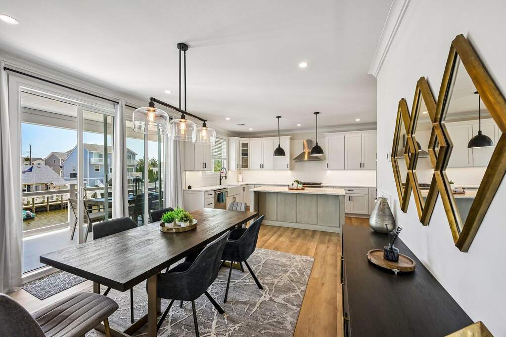 5 Bedroom Single Family Home/House's Image 19