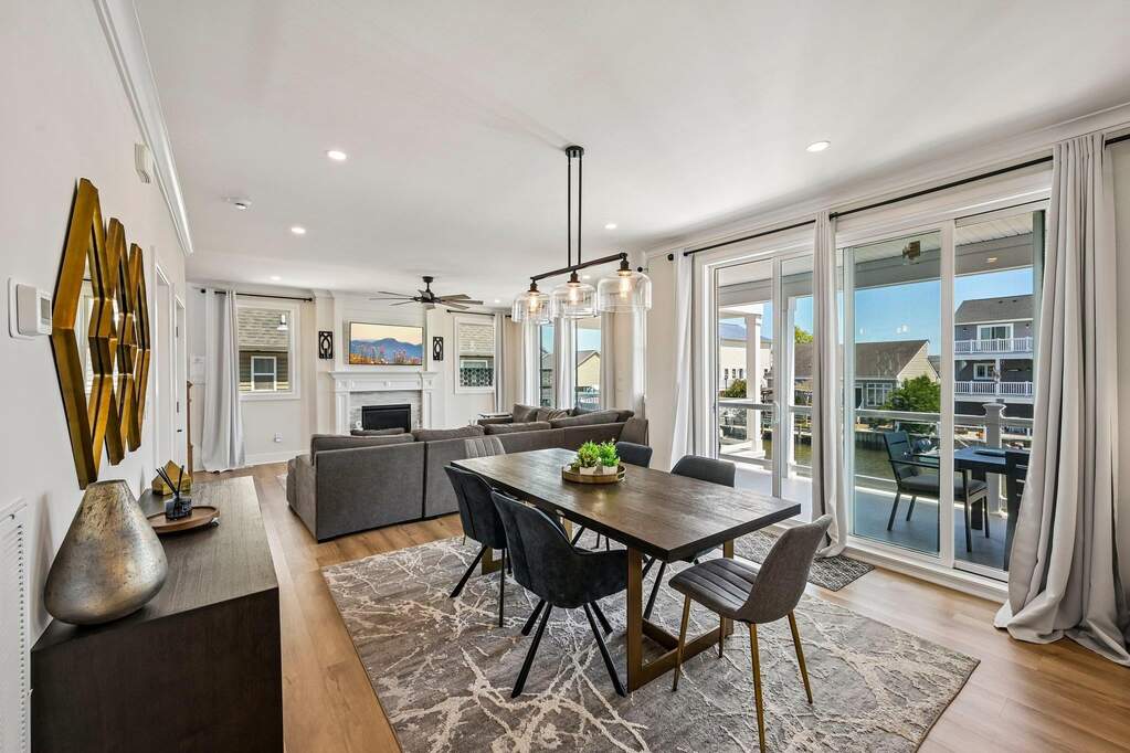 5 Bedroom Single Family Home/House's Image 20