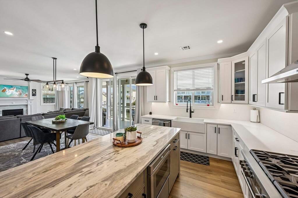 5 Bedroom Single Family Home/House's Image 23