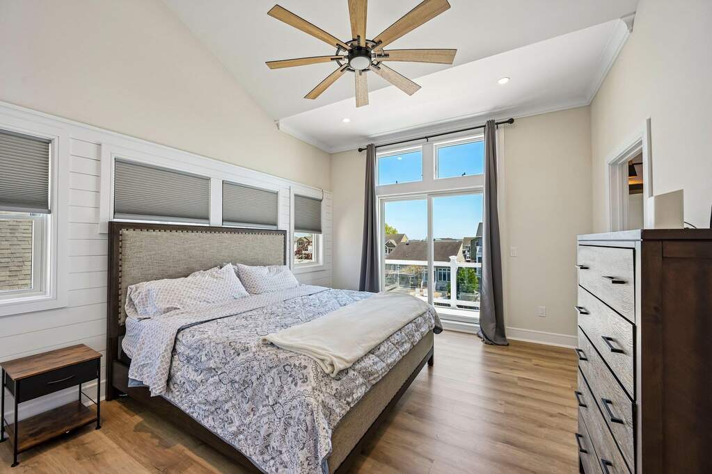 5 Bedroom Single Family Home/House's Image 27