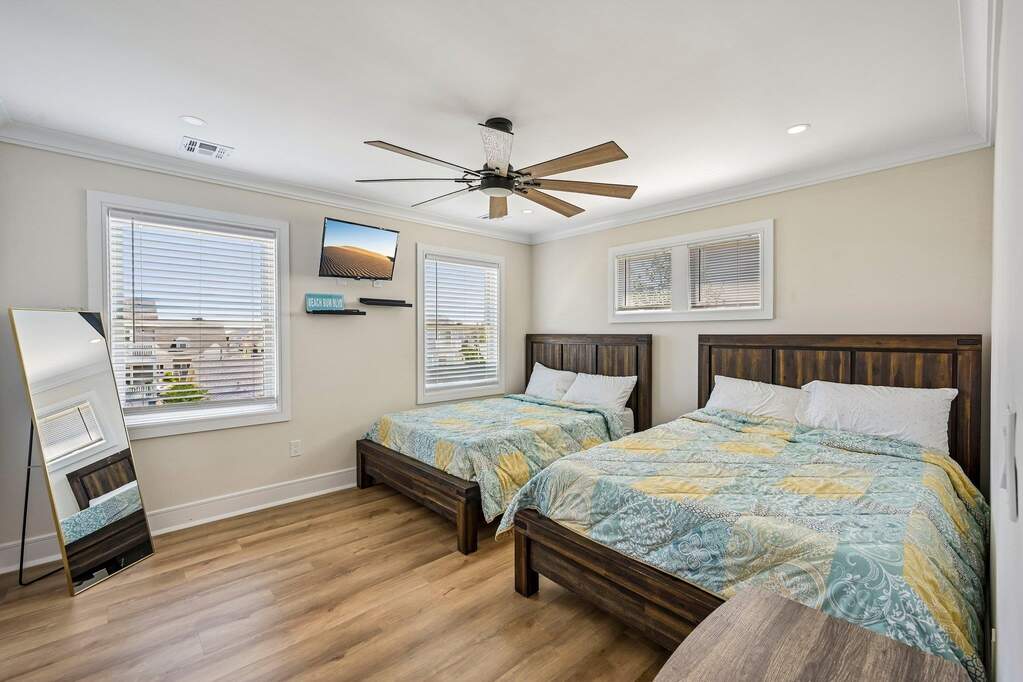 5 Bedroom Single Family Home/House's Image 35